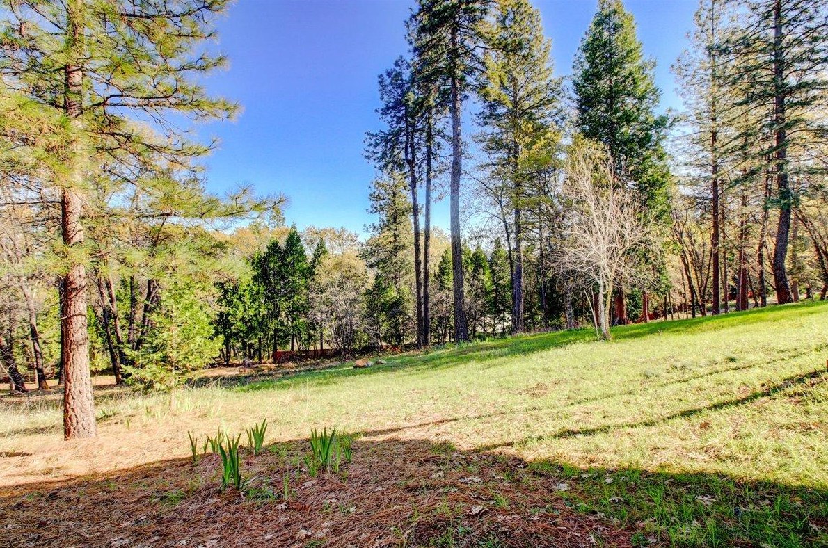 136 Sierra Blanca Ct, Grass Valley CA  95945-9741 exterior