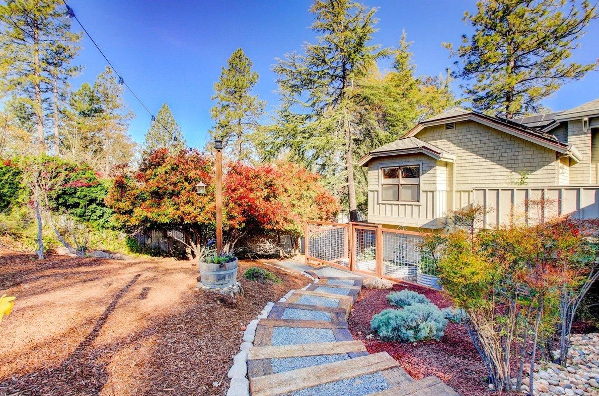 136 Sierra Blanca Ct, Grass Valley CA  95945-9741 exterior