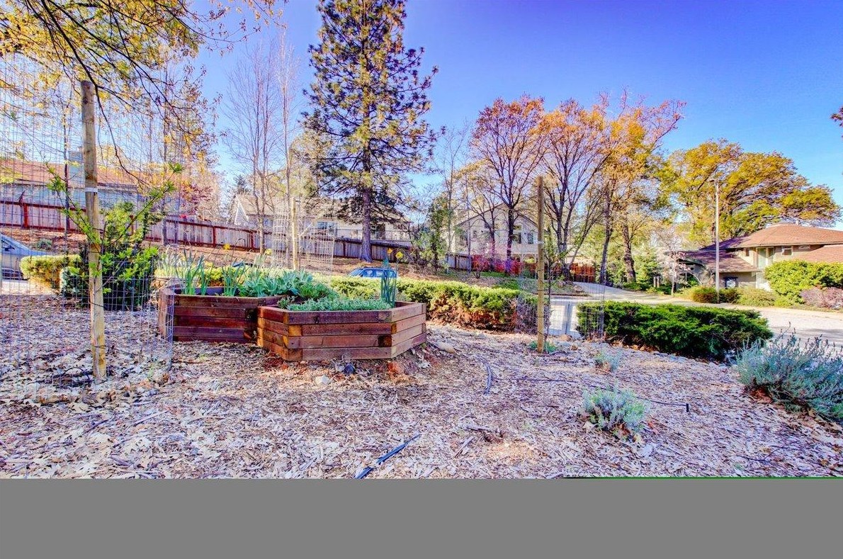 136 Sierra Blanca Ct, Grass Valley CA  95945-9741 exterior