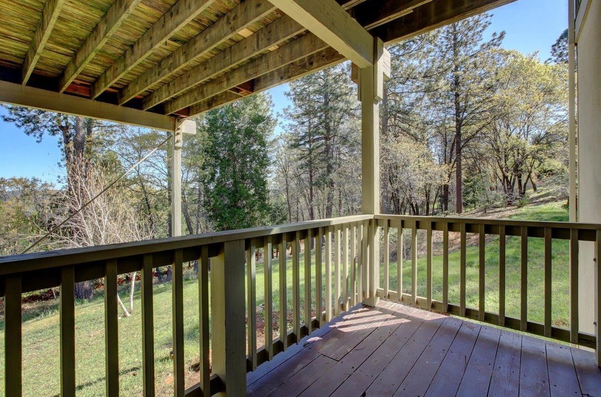 136 Sierra Blanca Ct, Grass Valley CA  95945-9741 exterior