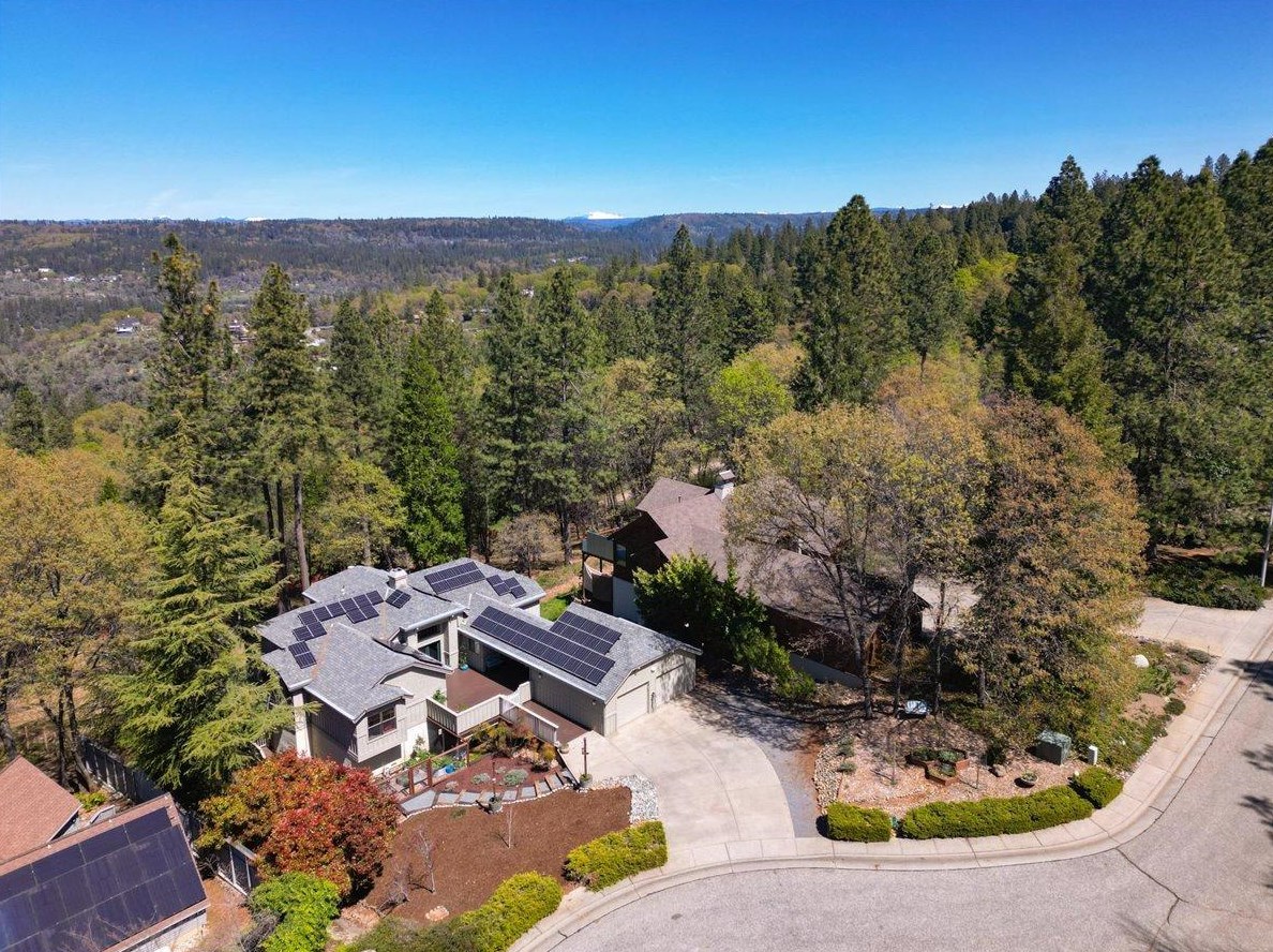 136 Sierra Blanca Ct, Grass Valley CA  95945-9741 exterior