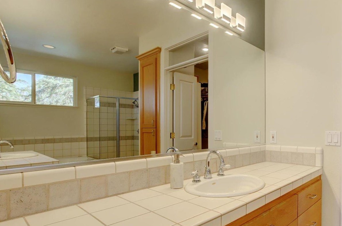 136 Sierra Blanca Ct, Grass Valley CA  95945-9741 exterior