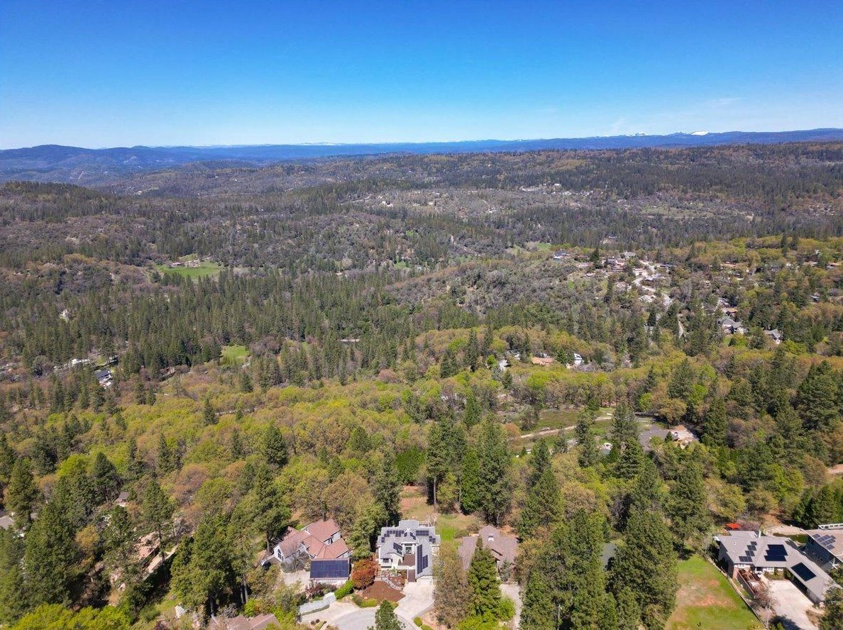 136 Sierra Blanca Ct, Grass Valley CA  95945-9741 exterior