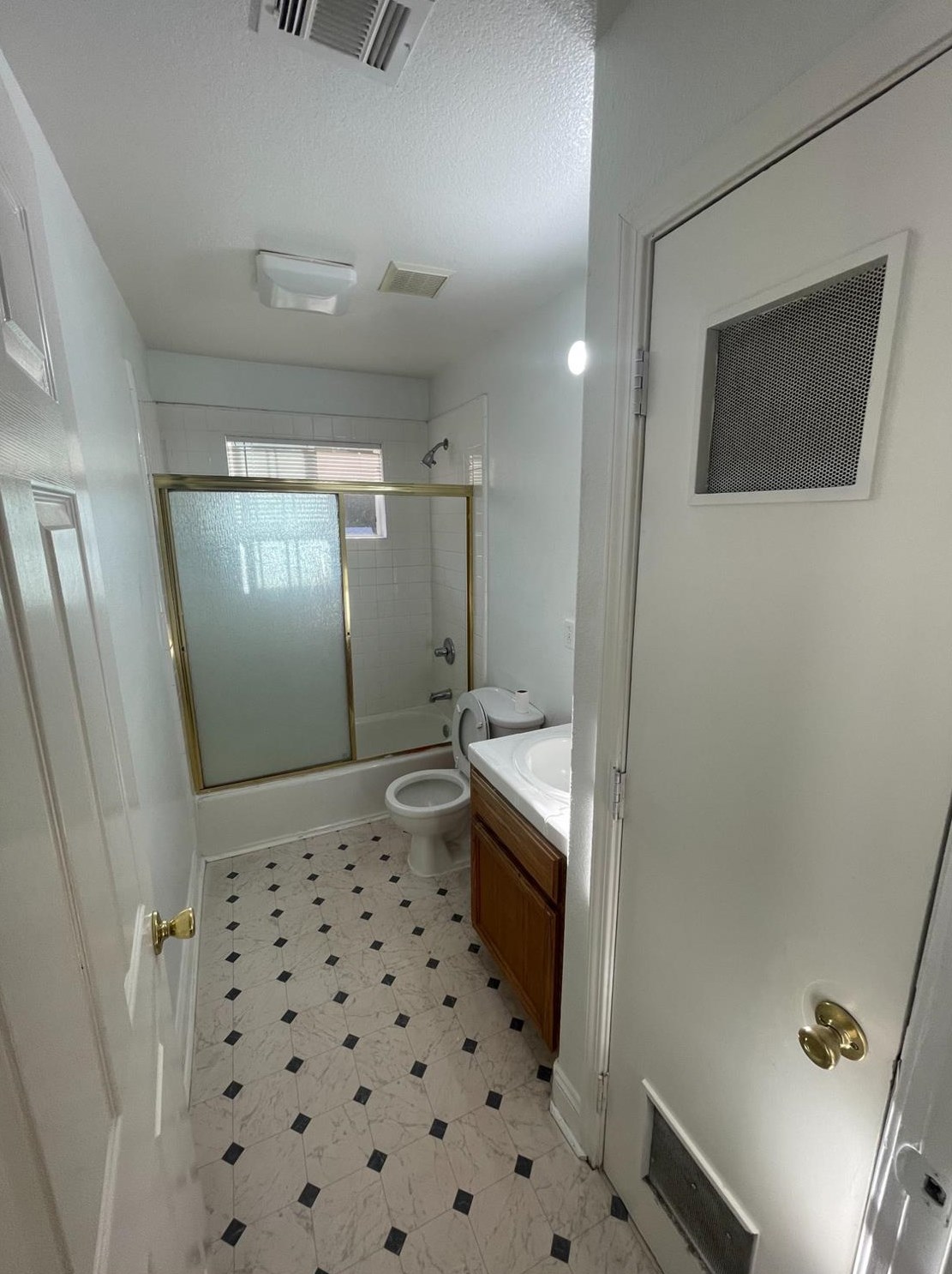 2868 Ln Colina Way, Carmichael CA  95608-4405 exterior