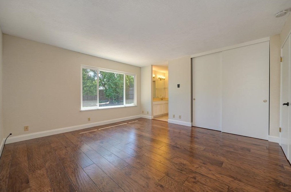 1301 Mossbrook Ct, Roseville CA  95661-5418 exterior
