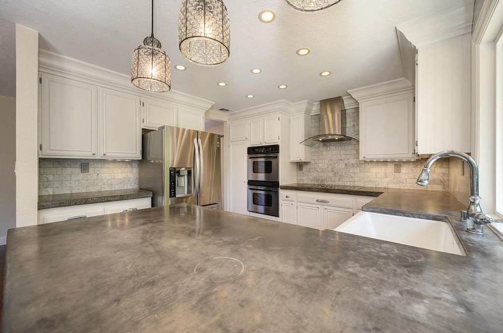 1301 Mossbrook Ct, Roseville CA  95661-5418 exterior