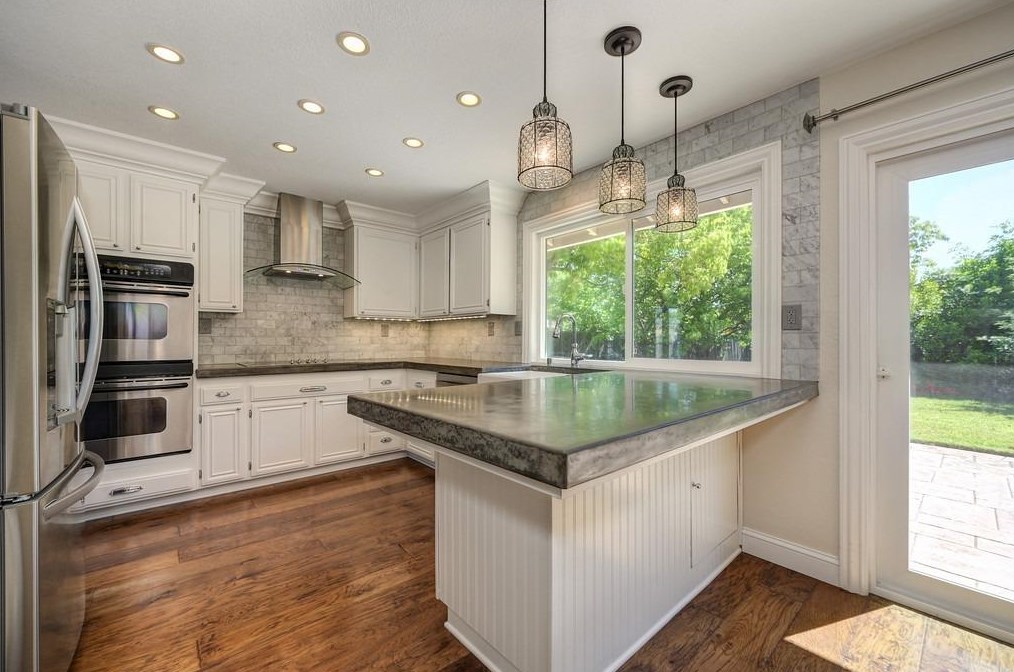 1301 Mossbrook Ct, Roseville CA  95661-5418 exterior