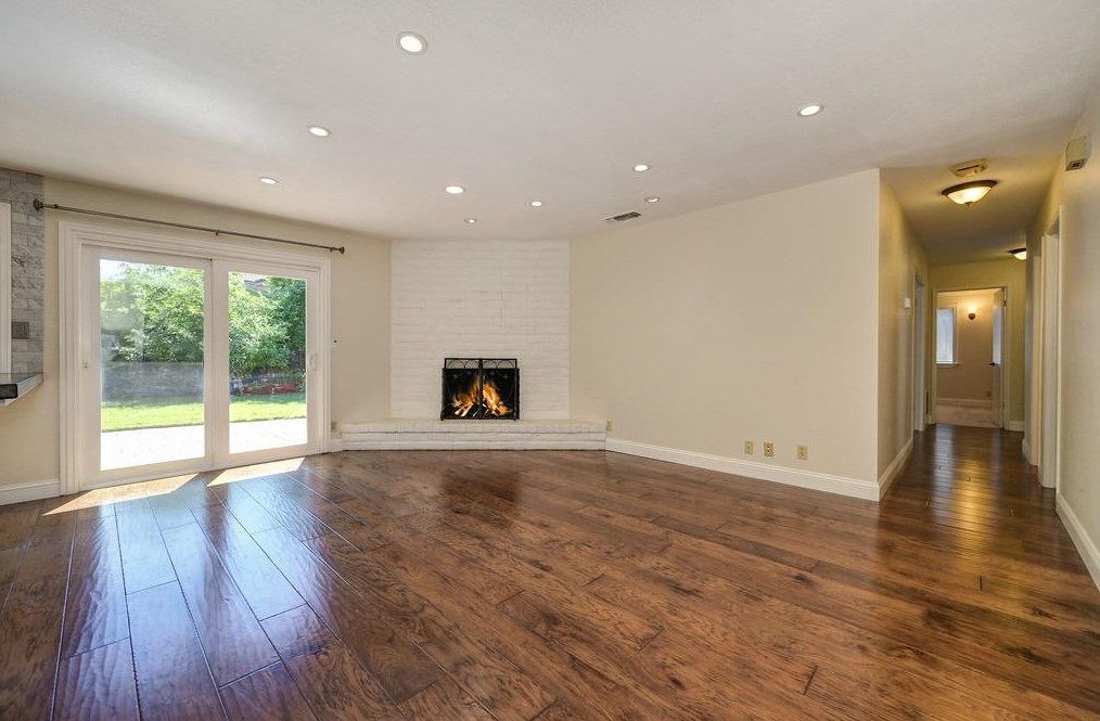 1301 Mossbrook Ct, Roseville CA  95661-5418 exterior