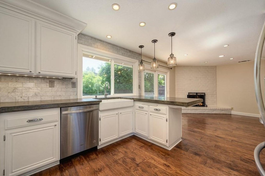 1301 Mossbrook Ct, Roseville CA  95661-5418 exterior
