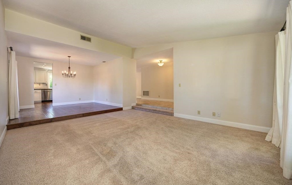 1301 Mossbrook Ct, Roseville CA  95661-5418 exterior