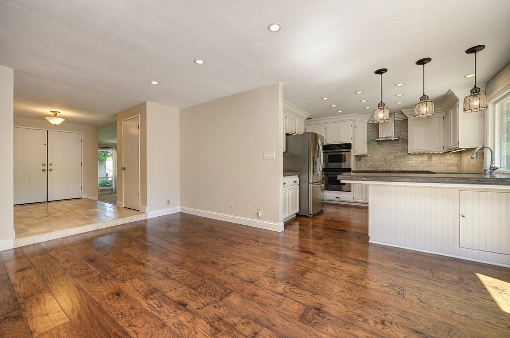 1301 Mossbrook Ct, Roseville CA  95661-5418 exterior
