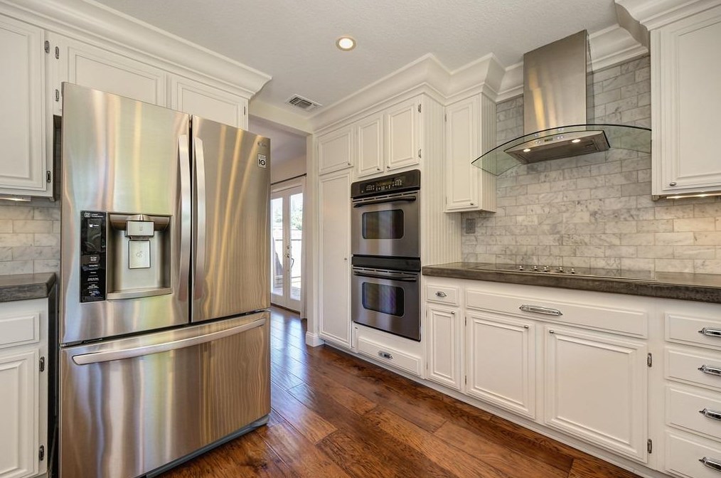 1301 Mossbrook Ct, Roseville CA  95661-5418 exterior