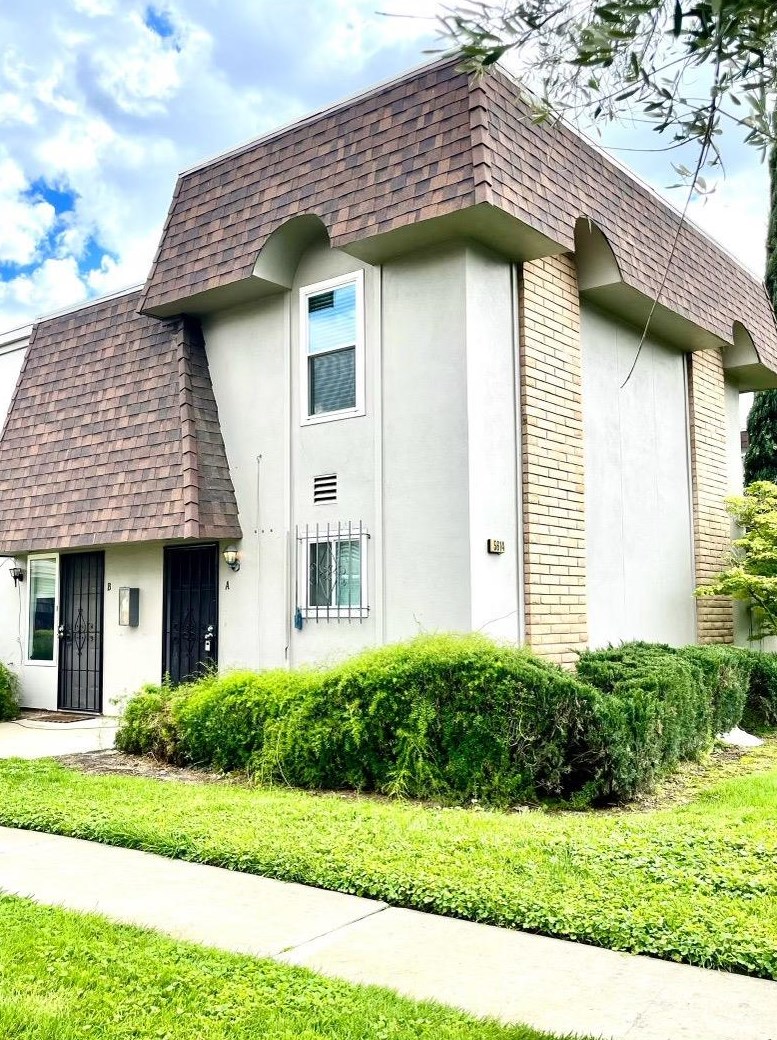5614 Hillsdale Blvd, Sacramento CA  95842-3804 exterior