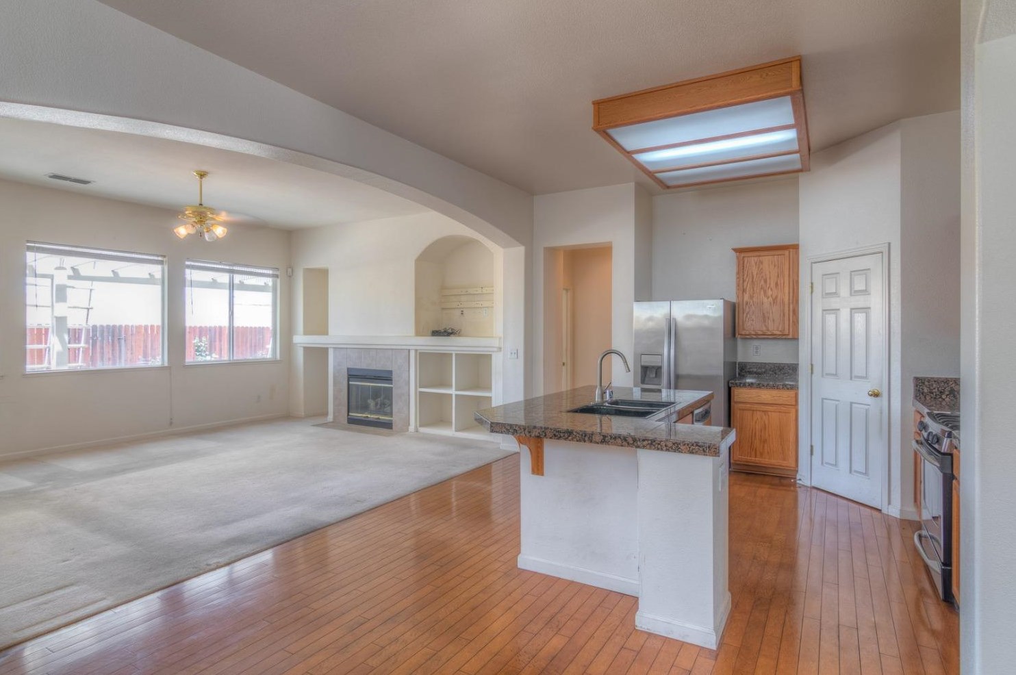 3266 Malcolm Is St, West Sacramento CA  95691-5946 exterior