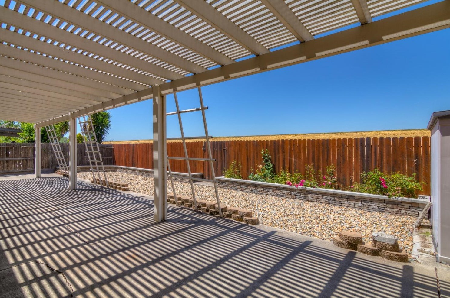 3266 Malcolm Is St, West Sacramento CA  95691-5946 exterior