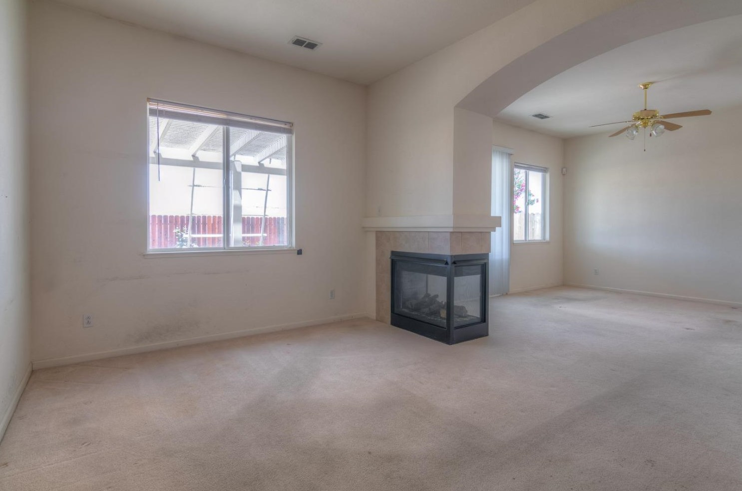 3266 Malcolm Is St, West Sacramento CA  95691-5946 exterior