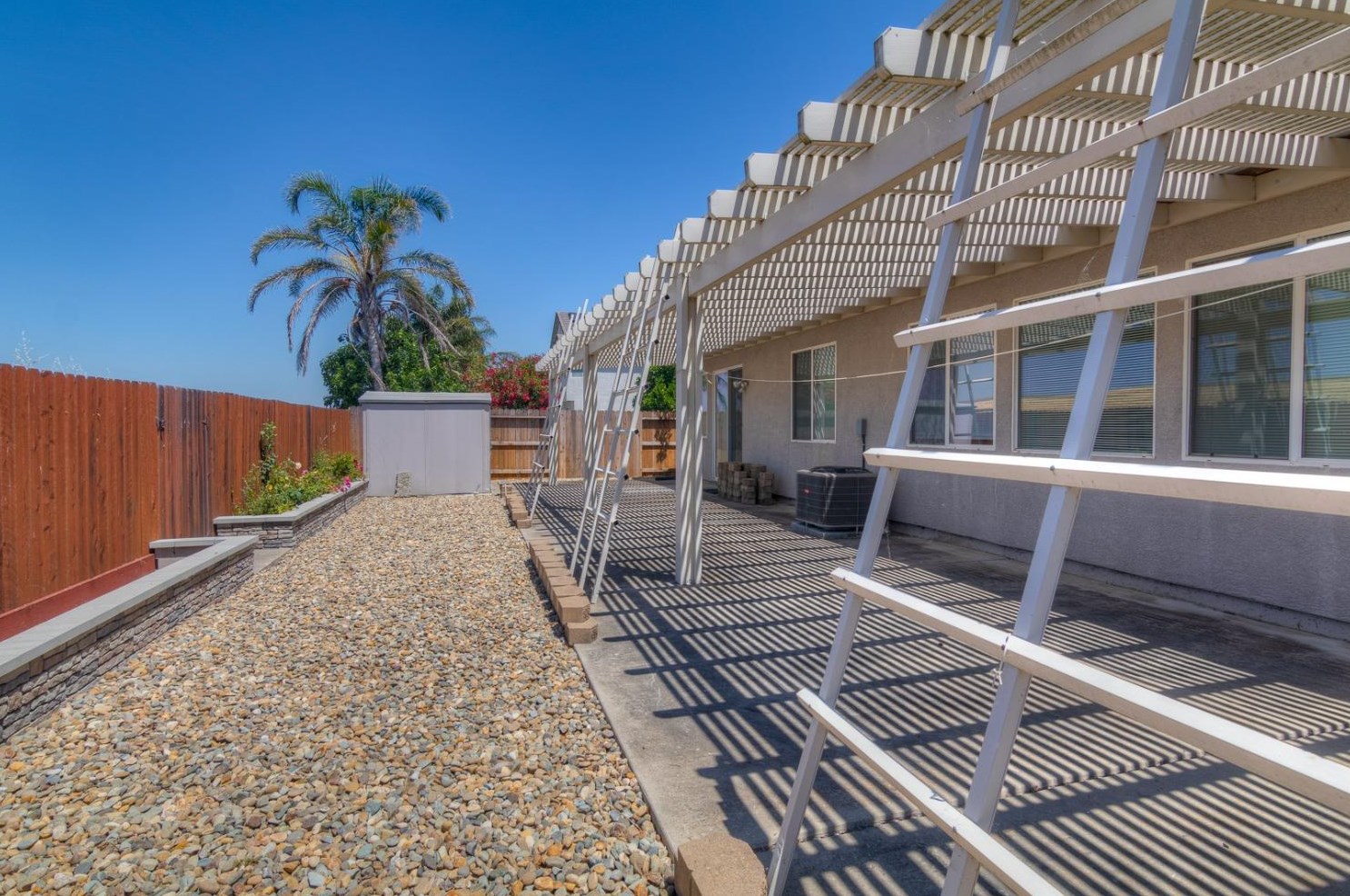 3266 Malcolm Is St, West Sacramento CA  95691-5946 exterior