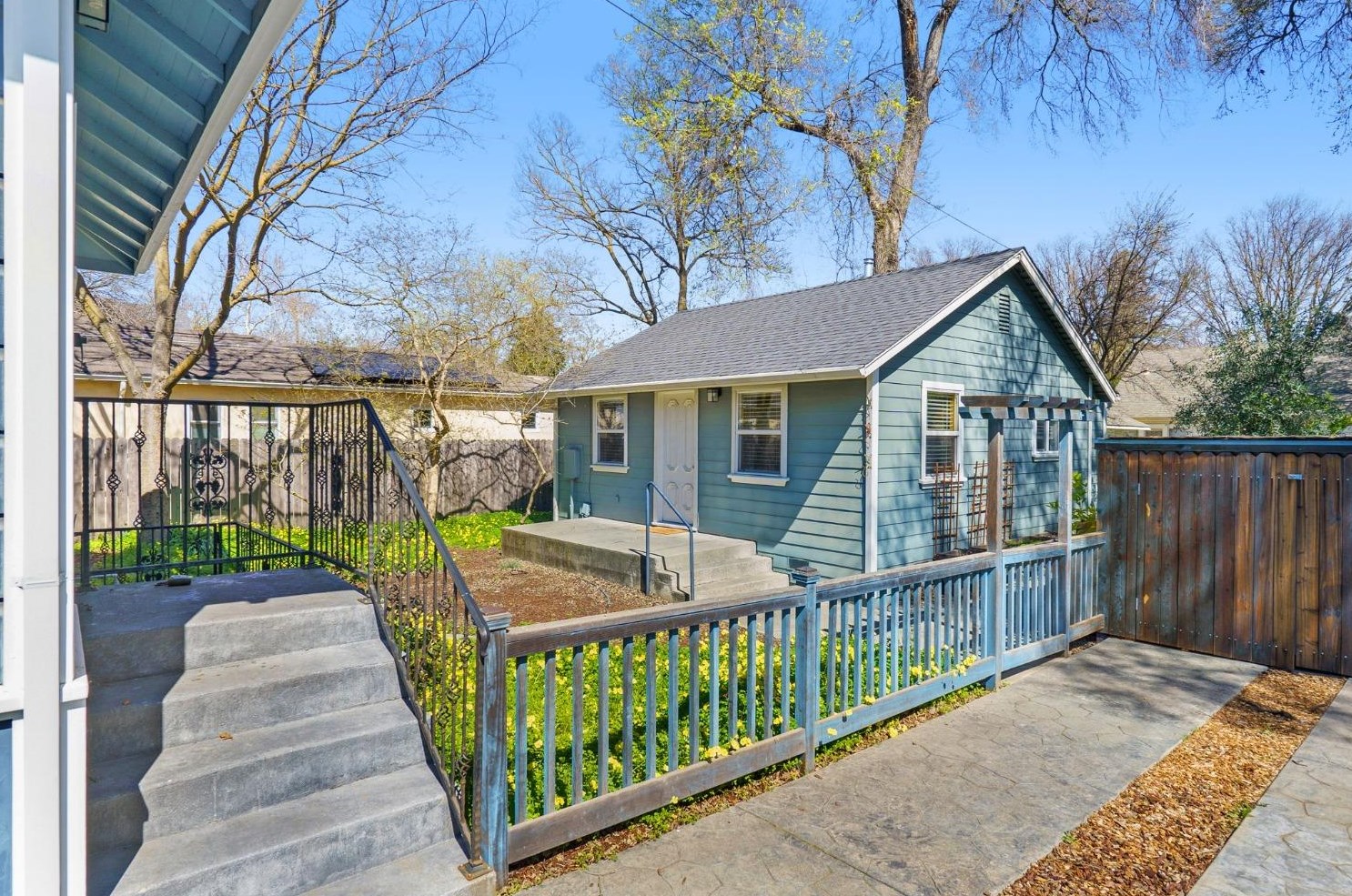 516 D St, Davis CA 95616-3815 exterior