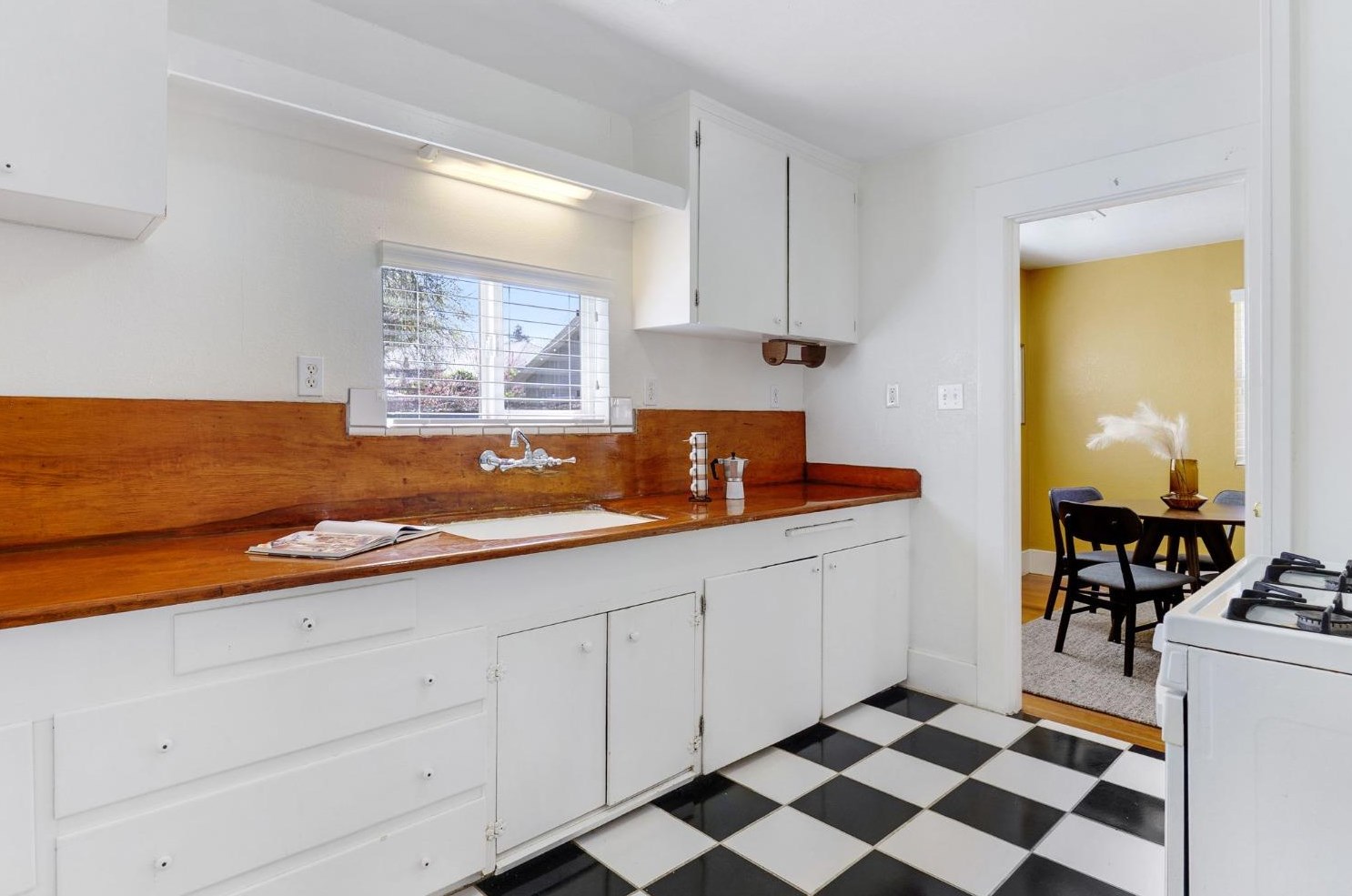 516 D St, Davis CA 95616-3815 exterior