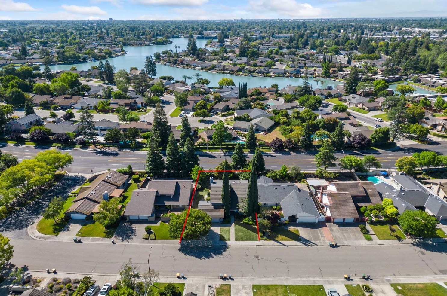 2418 Meadow Lake Dr, Stockton, CA 95207-4532