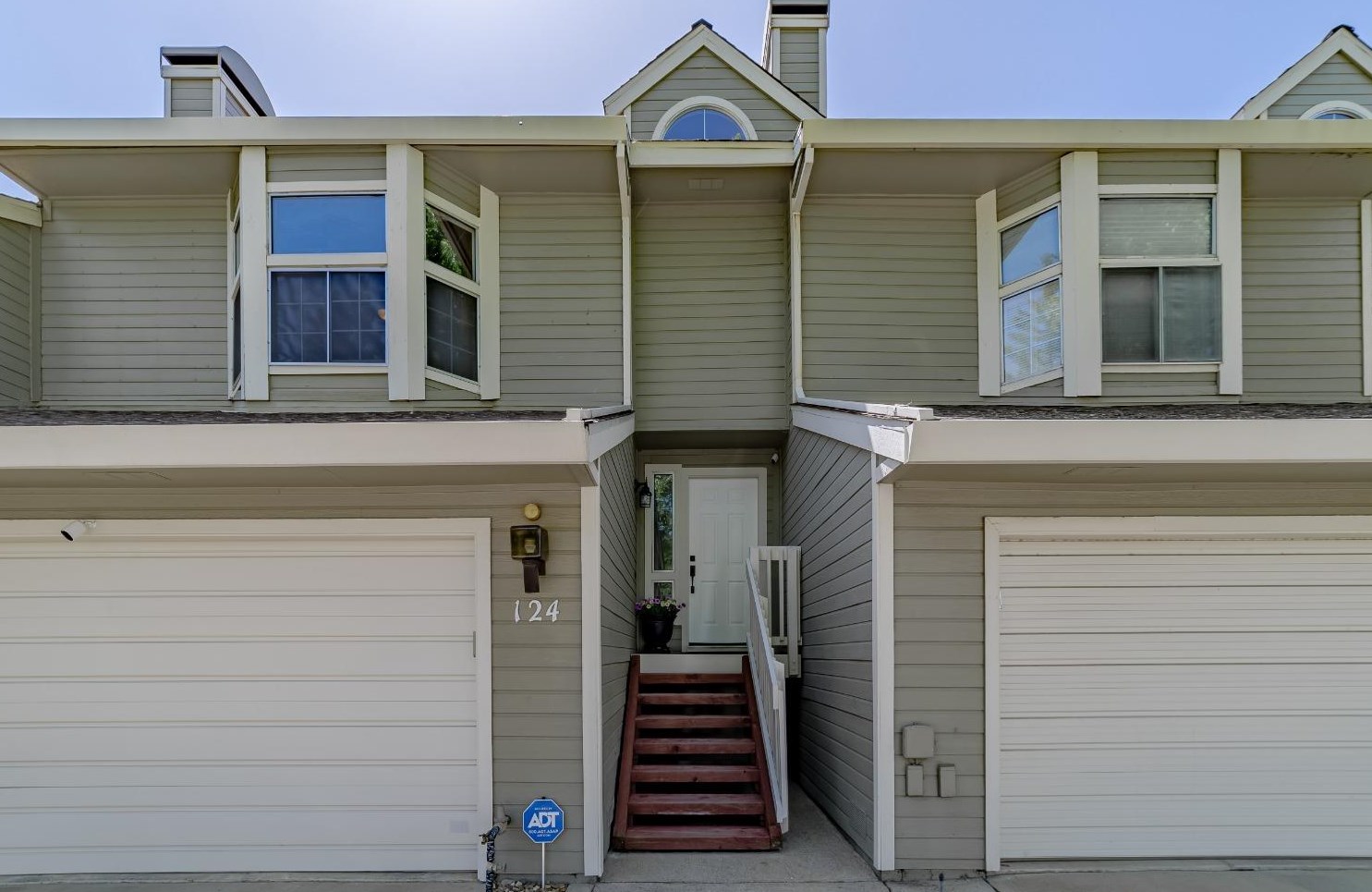 124 Valley Oak Dr, Roseville, CA 95678