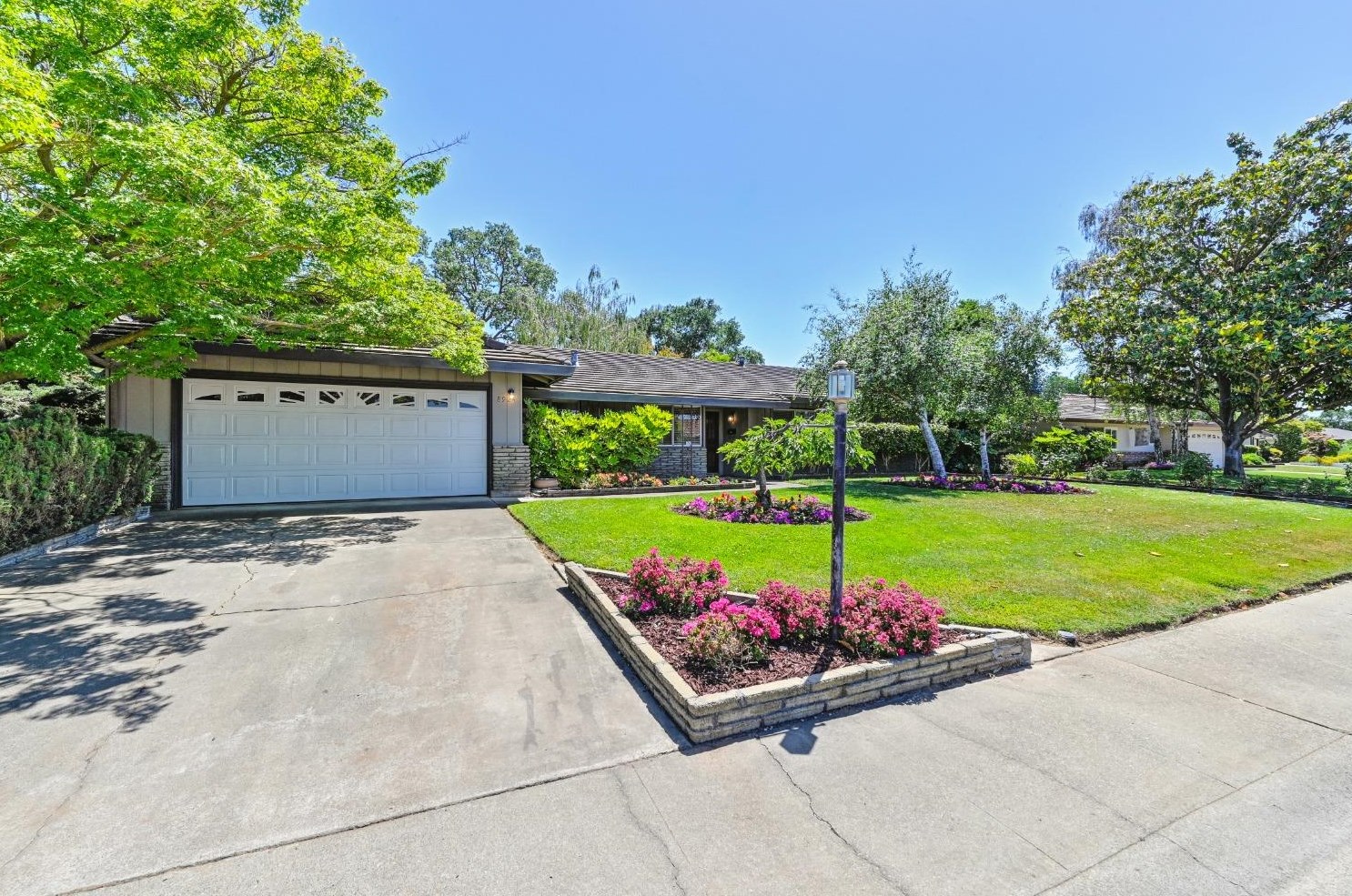 8924 Dontree Way, Elk Grove, CA 95624-2605
