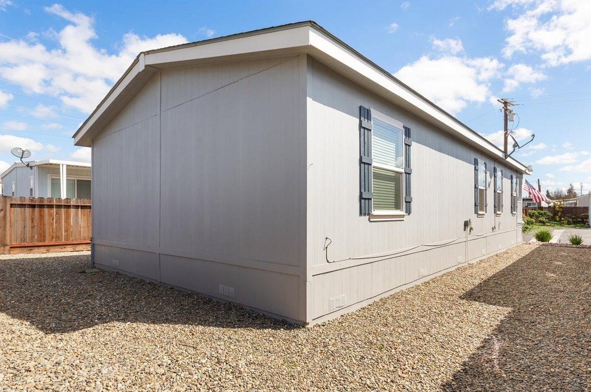 1459 Standiford Ave, Modesto CA  95350-0701 exterior