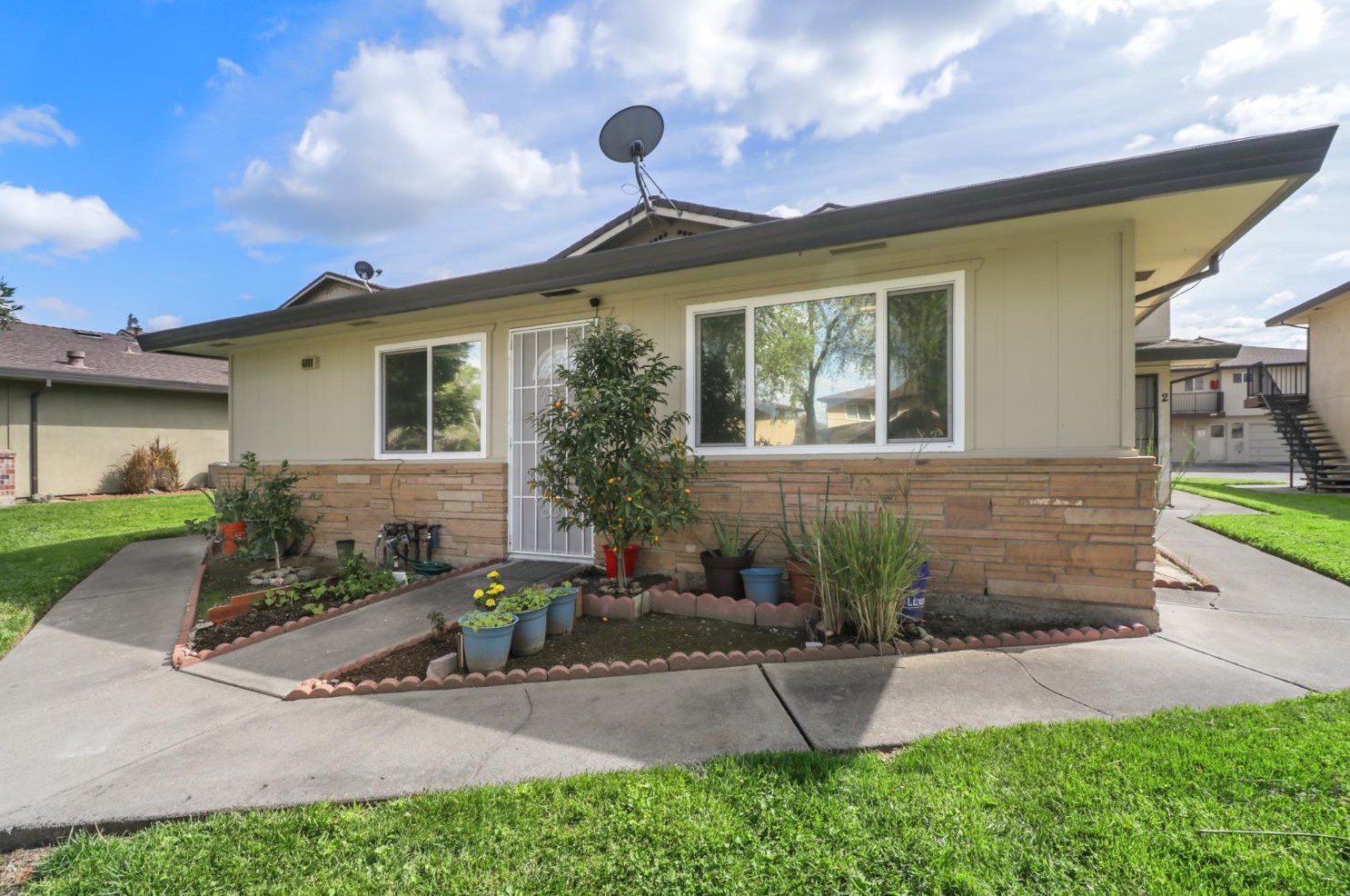 4608 Greenholme Dr, Sacramento CA  95842-3467 exterior