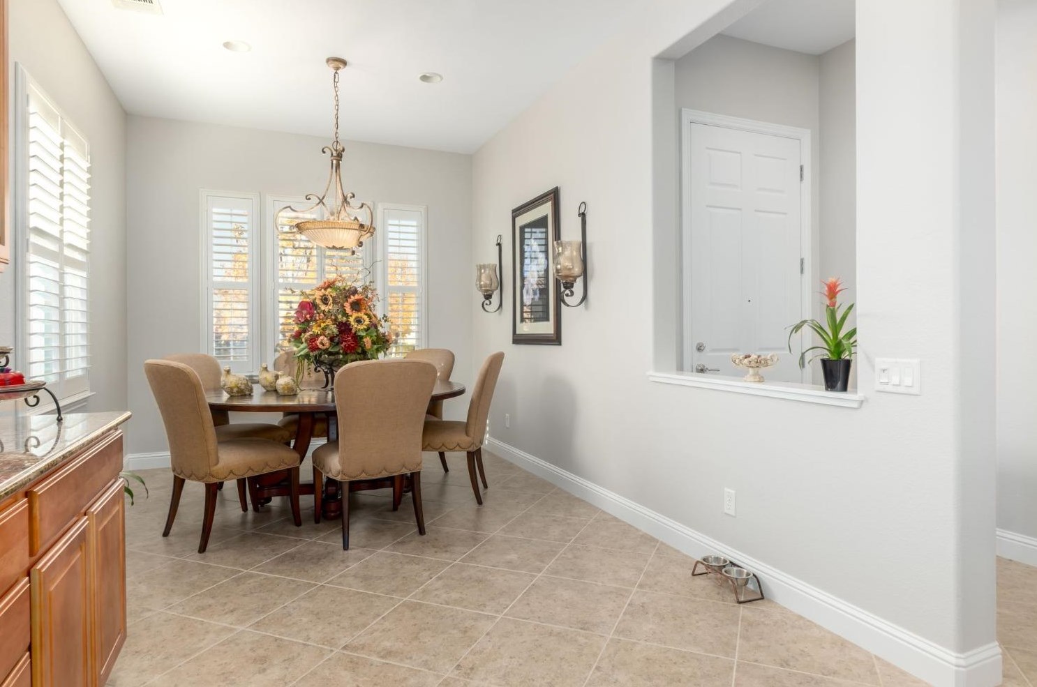 2129 Ashton Dr, Roseville CA  95747-9086 exterior