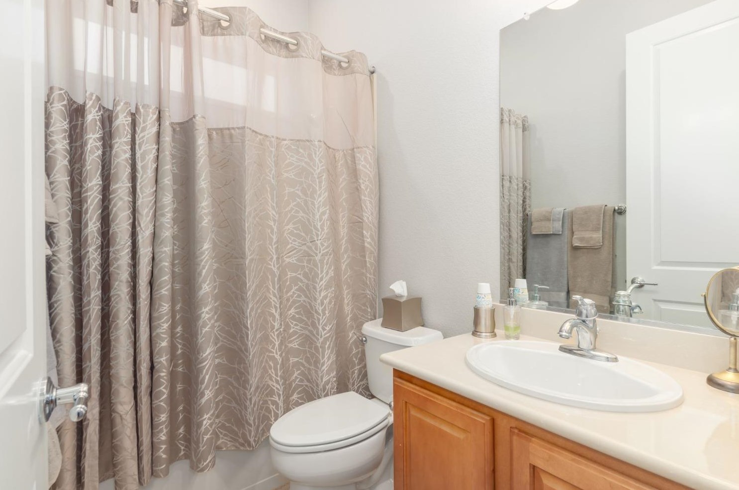 2129 Ashton Dr, Roseville CA  95747-9086 exterior