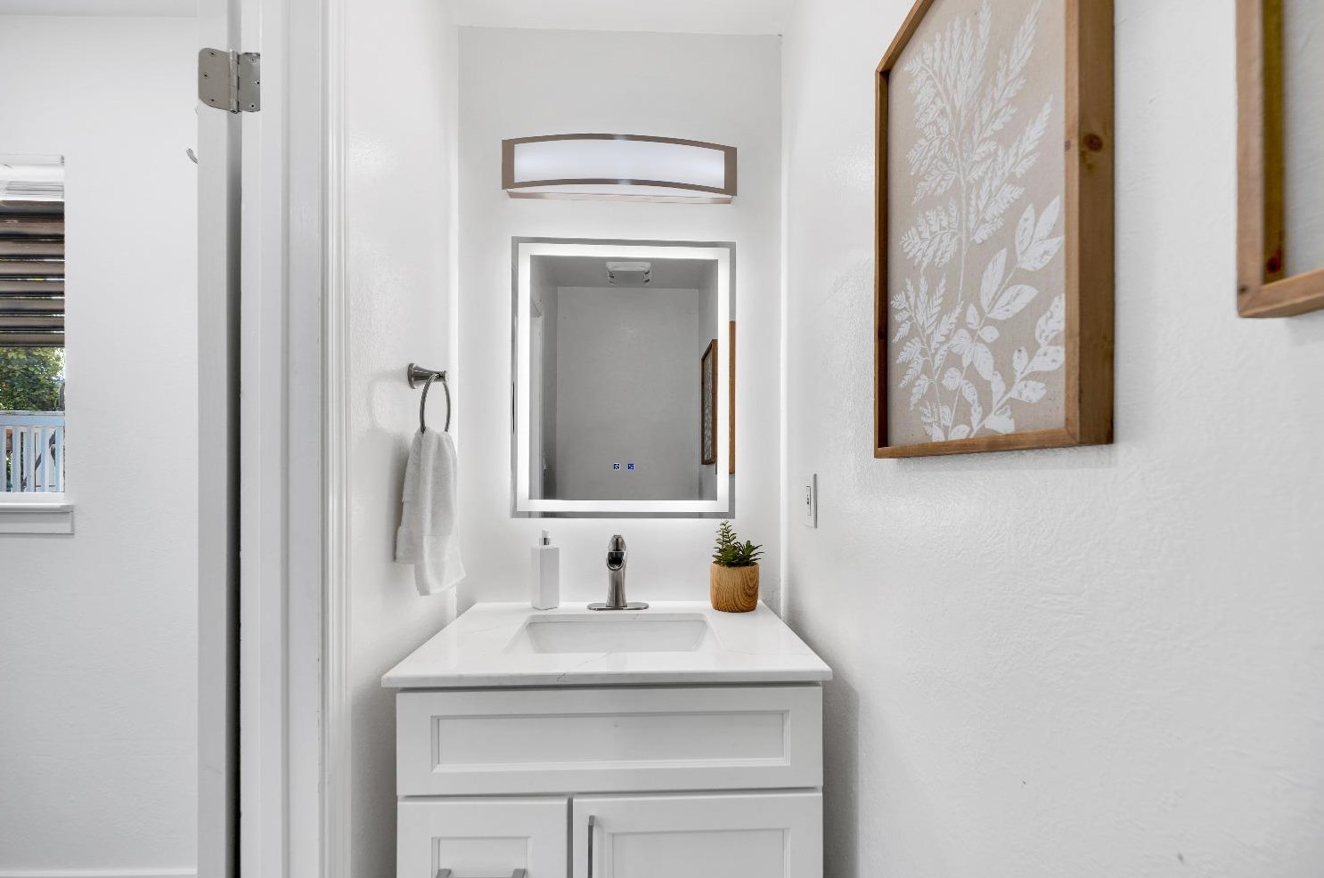 3041 San Carlos Way, Sacramento CA  95820-2711 exterior