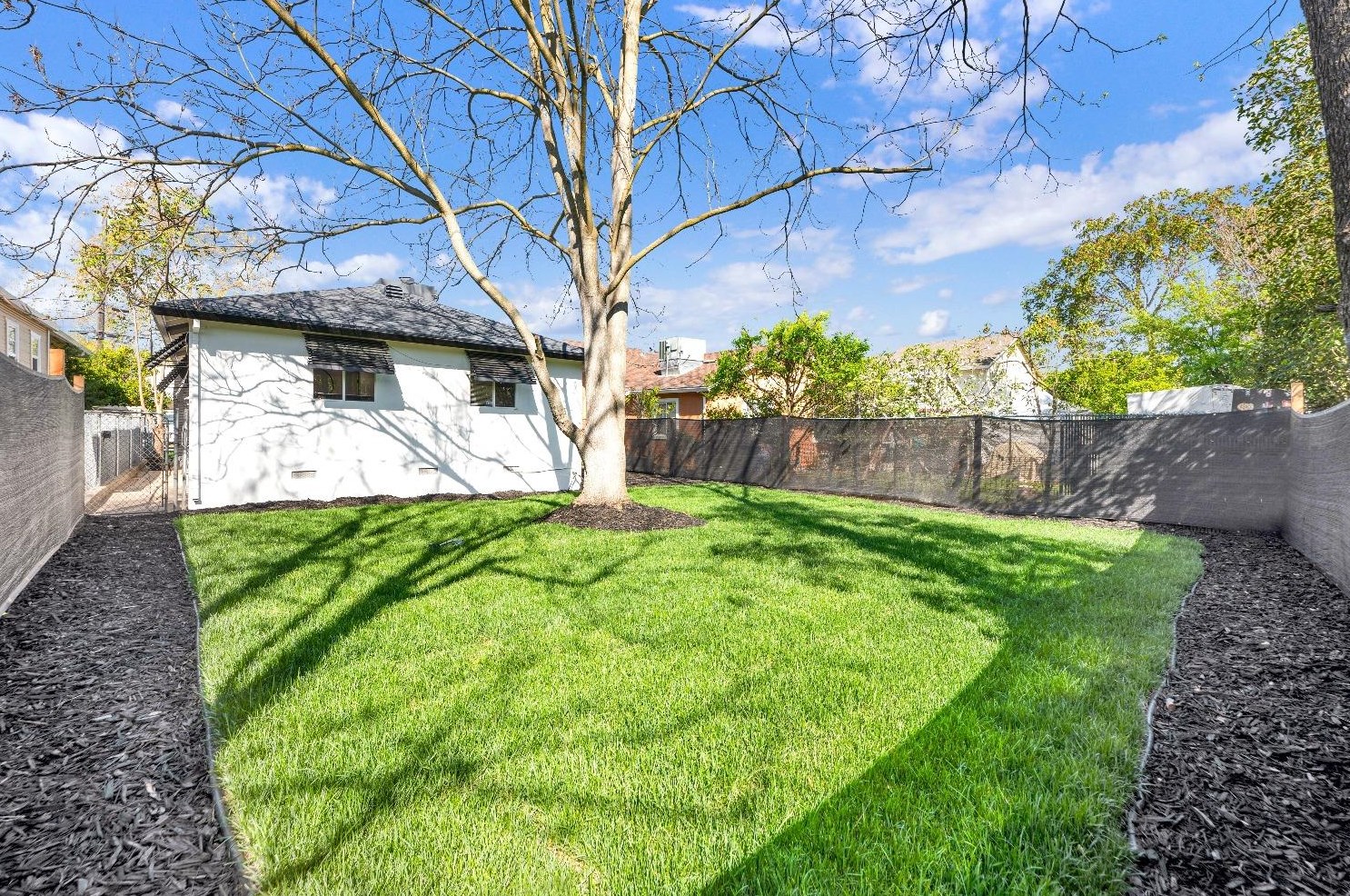 3041 San Carlos Way, Sacramento CA  95820-2711 exterior