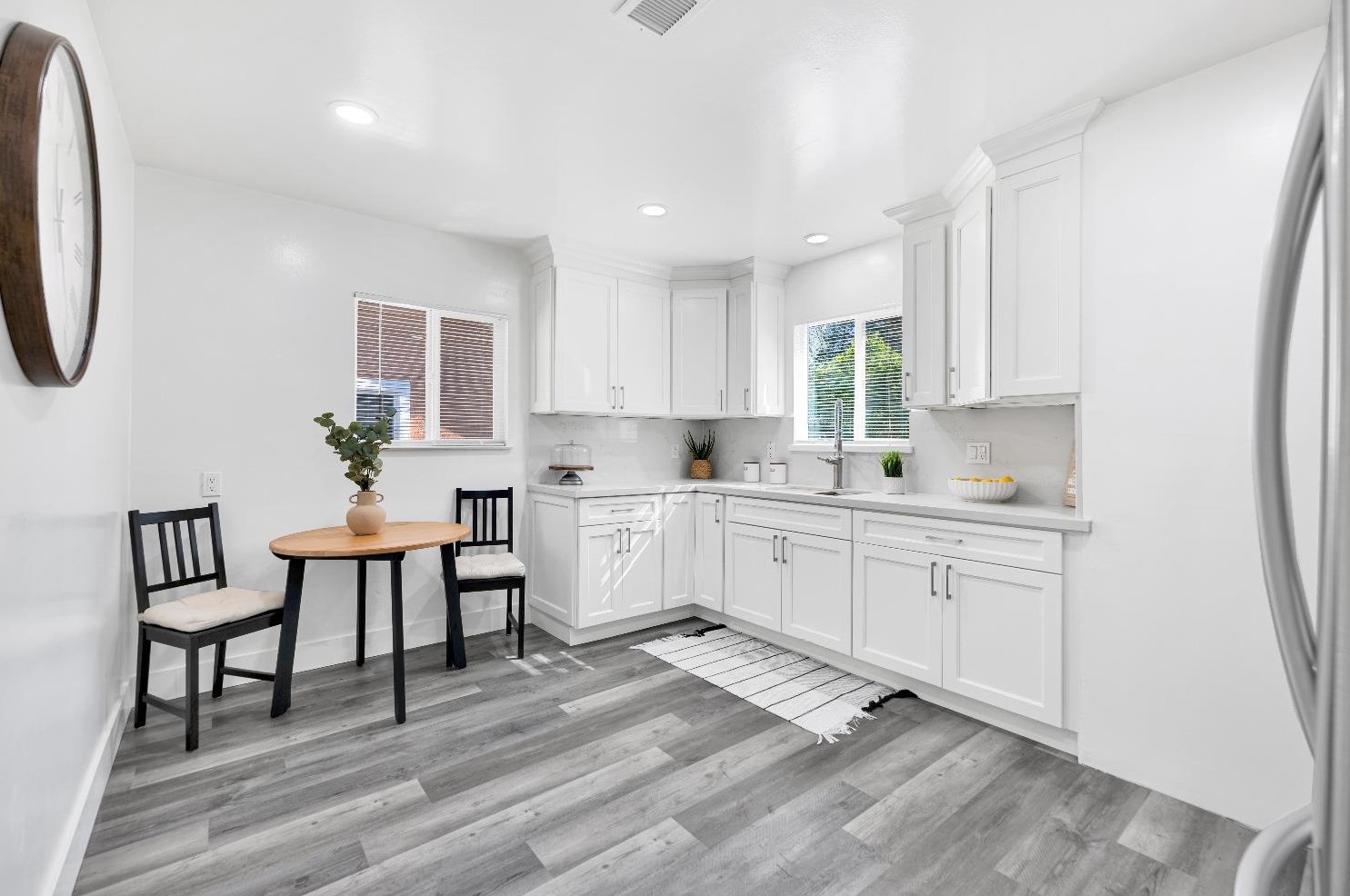 3041 San Carlos Way, Sacramento CA  95820-2711 exterior