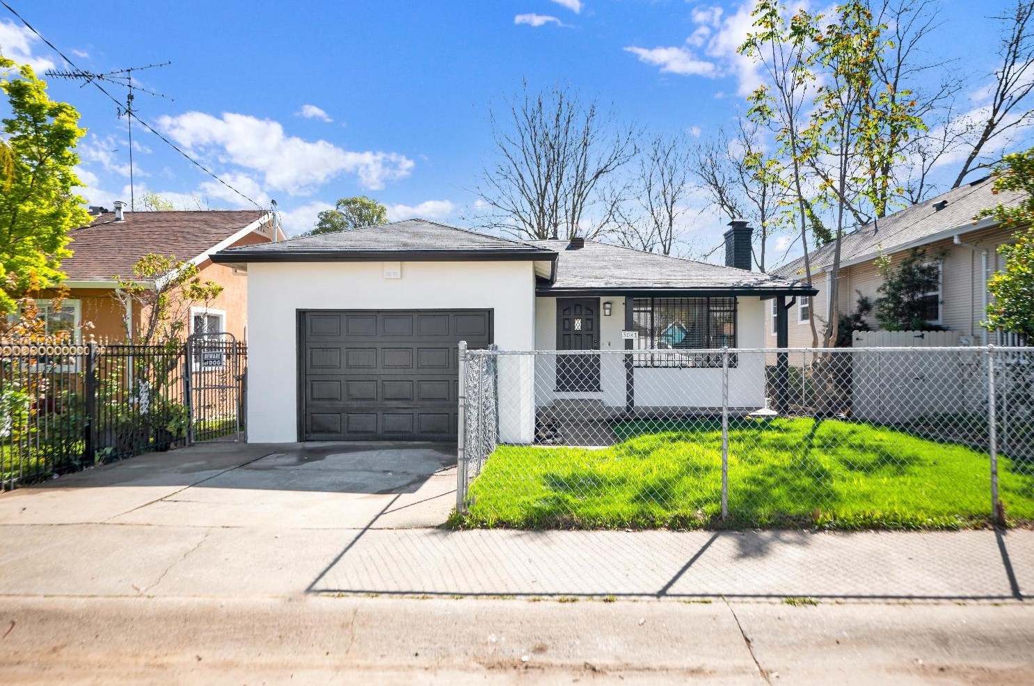 3041 San Carlos Way, Sacramento CA  95820-2711 exterior