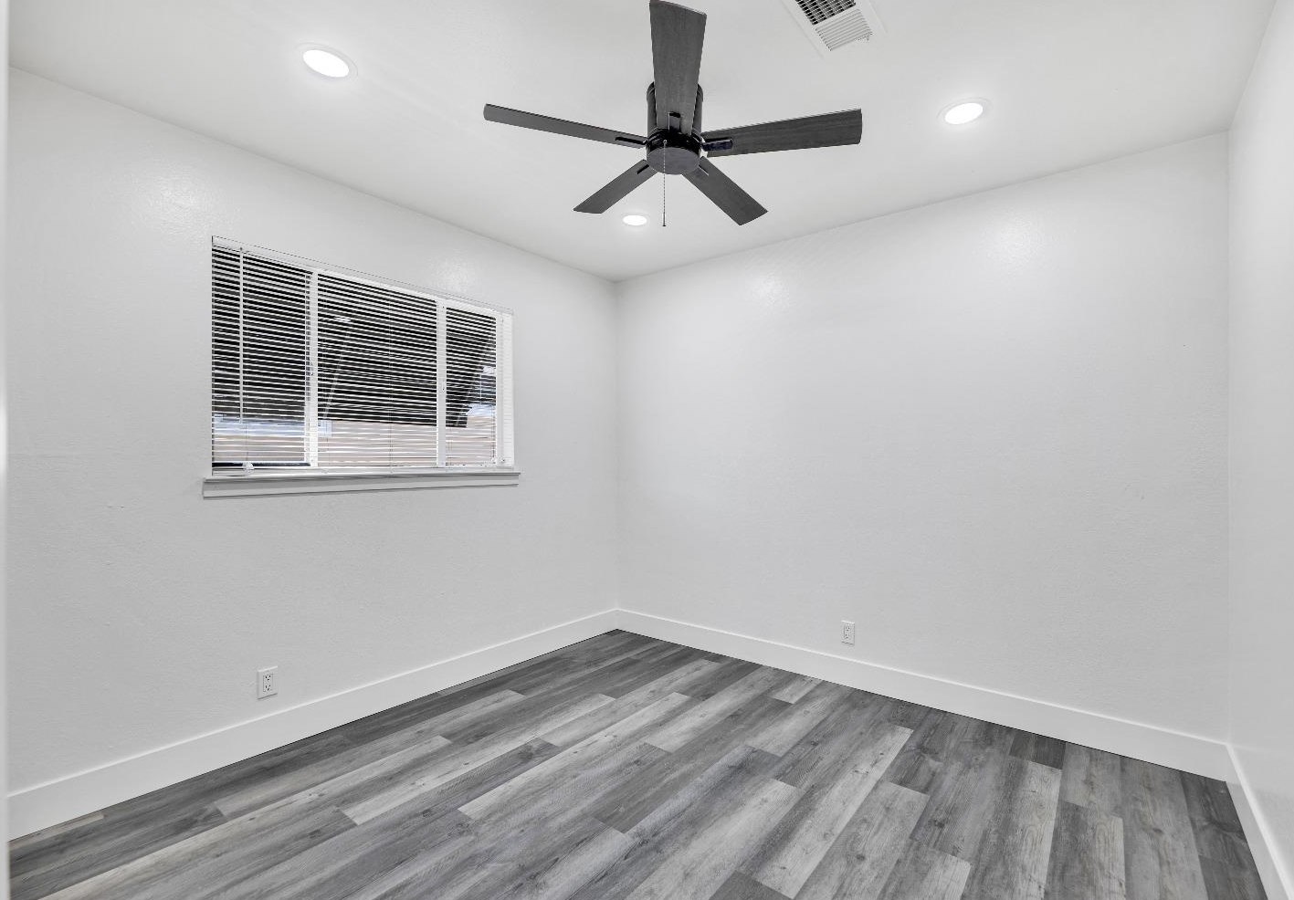 3041 San Carlos Way, Sacramento CA  95820-2711 exterior