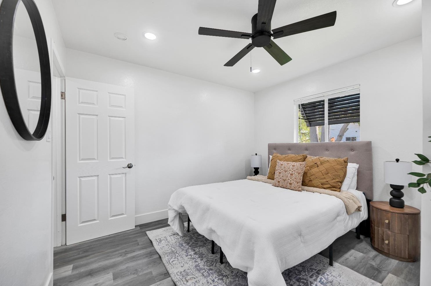 3041 San Carlos Way, Sacramento CA  95820-2711 exterior