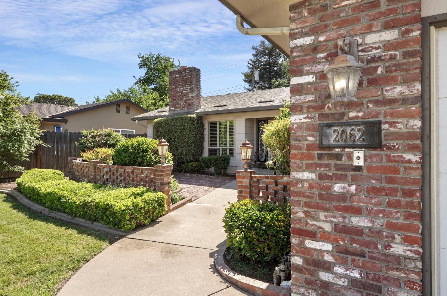 2062 Edgewood Dr, Lodi, CA 95242-2307
