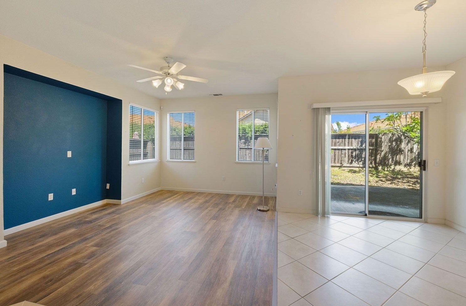 221 Aruba Cir, Sacramento CA  95823-5985 exterior