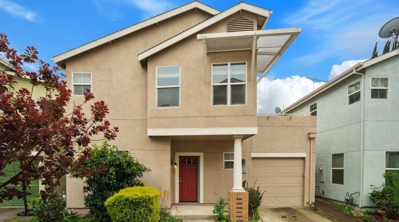 2517 I St, Sacramento, CA 95816-4210