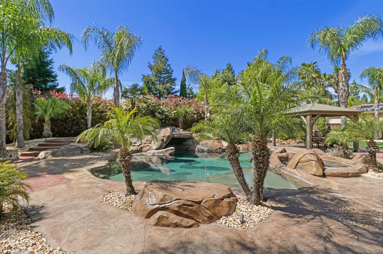 8530 Indianwood Way, Roseville CA  95747-6378 exterior