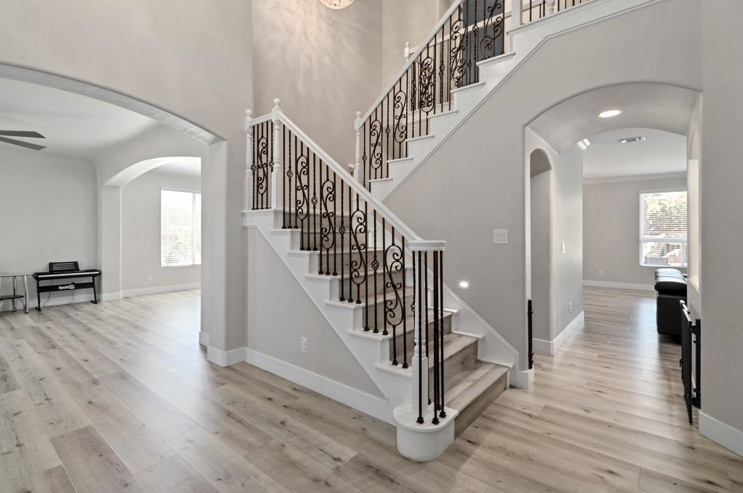 8530 Indianwood Way, Roseville CA  95747-6378 exterior