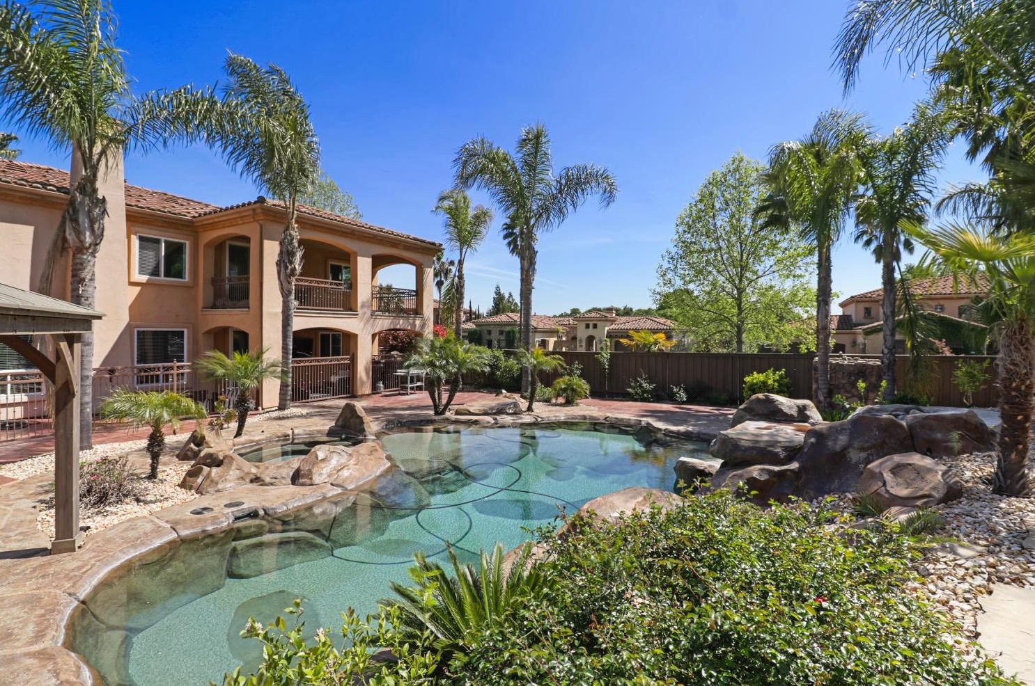 8530 Indianwood Way, Roseville CA  95747-6378 exterior