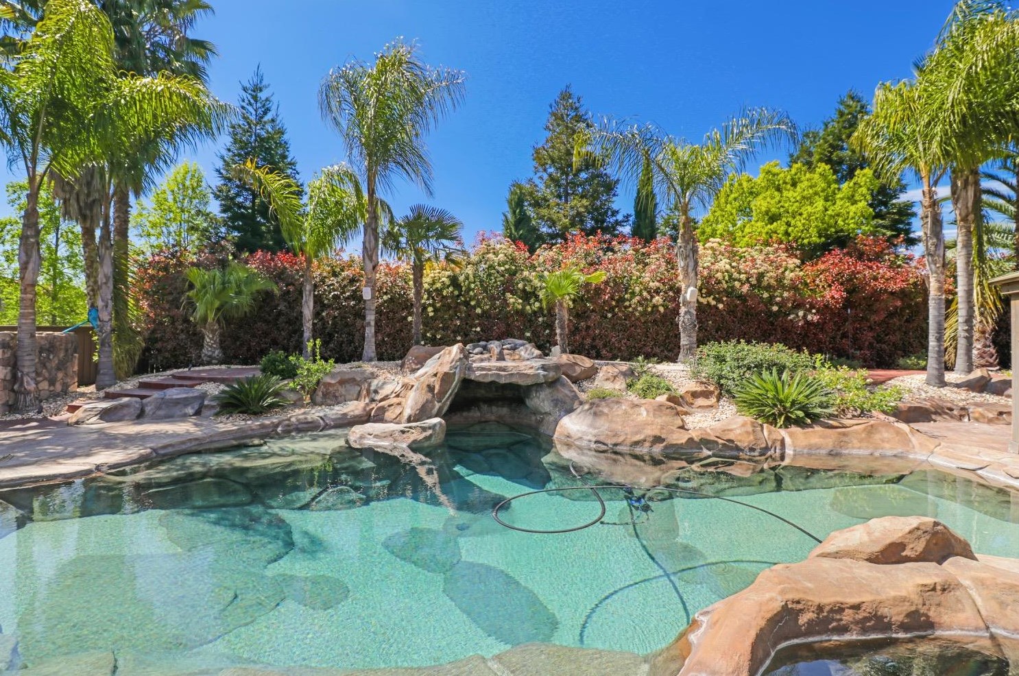 8530 Indianwood Way, Roseville CA  95747-6378 exterior