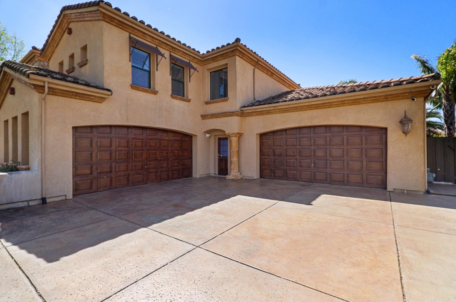 8530 Indianwood Way, Roseville CA  95747-6378 exterior