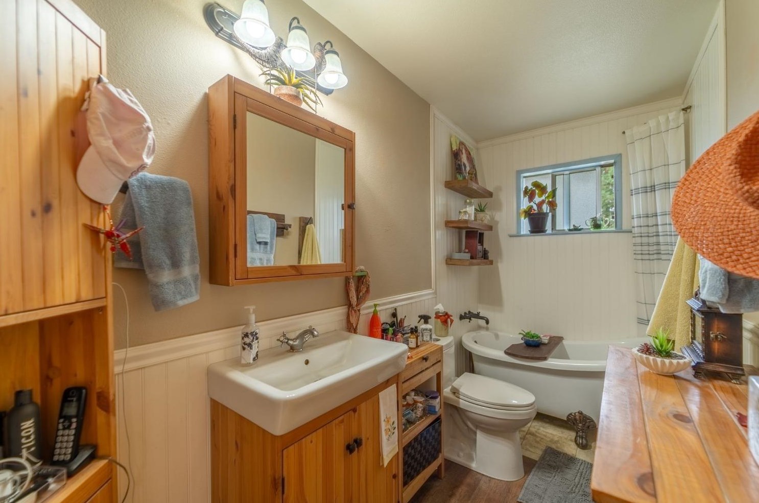 882 Reinman Ct, Valley Home CA  95361-4508 exterior