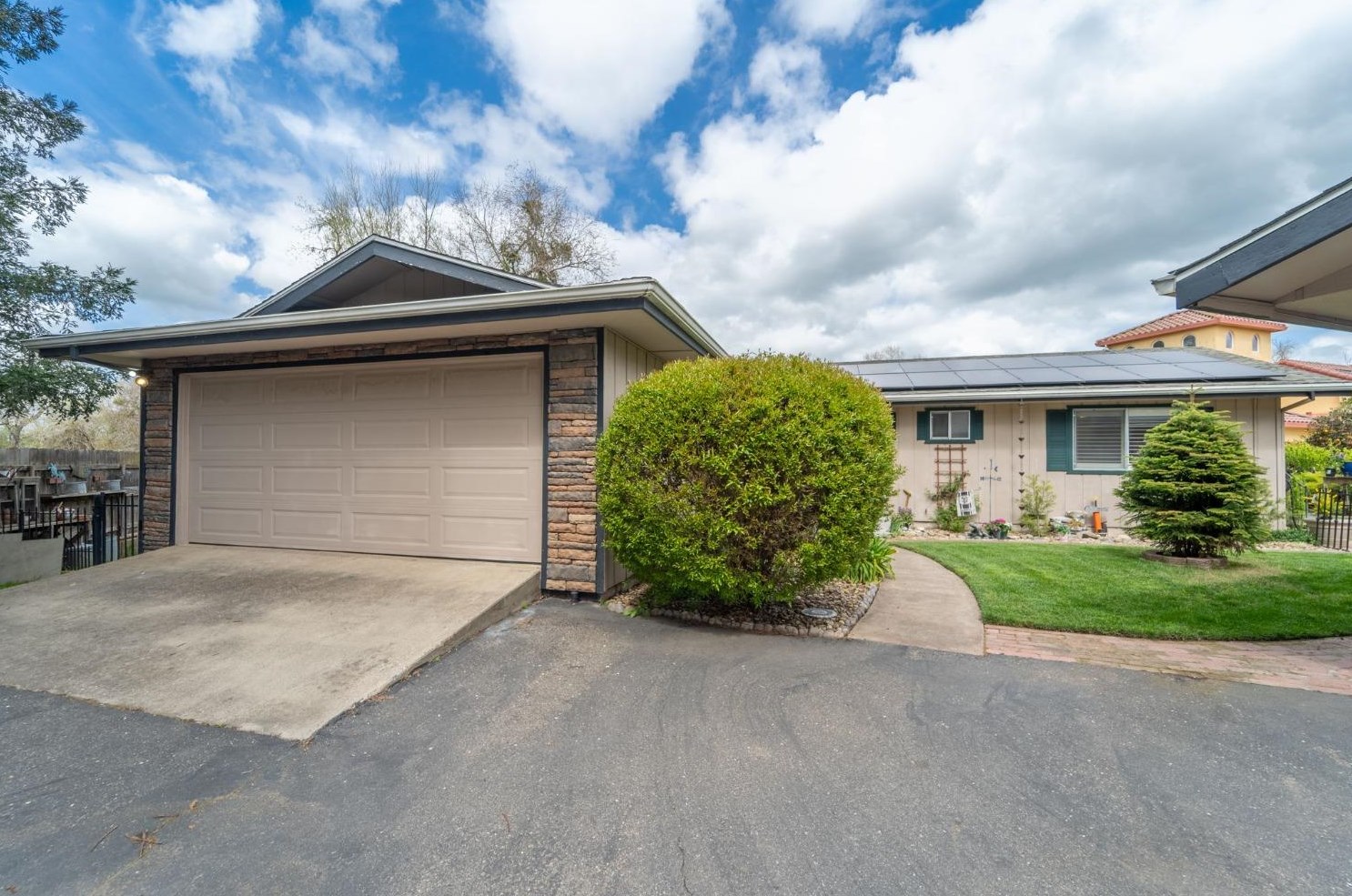 882 Reinman Ct, Valley Home CA  95361-4508 exterior