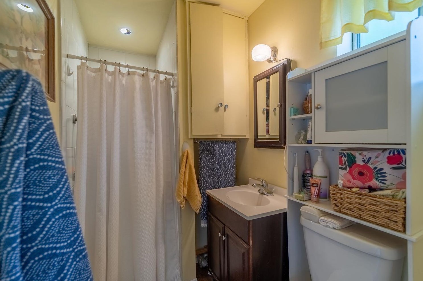 882 Reinman Ct, Valley Home CA  95361-4508 exterior