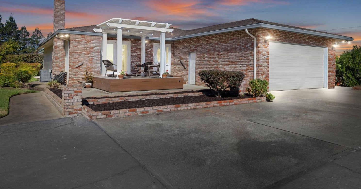 20201 N Dustin Rd, Acampo, CA 95220