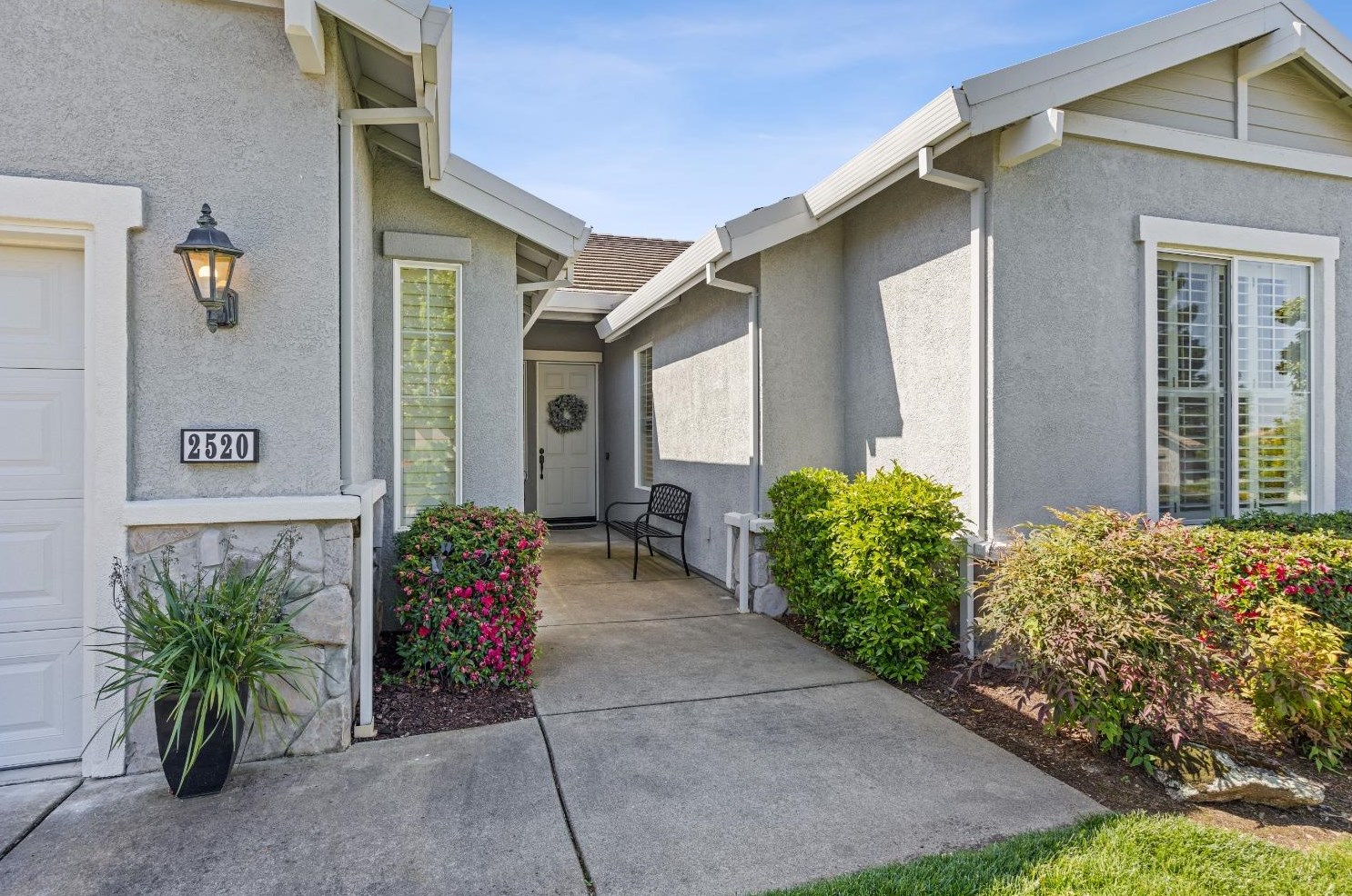 2520 Sasparilla Ct, Rocklin CA  95765-5605 exterior