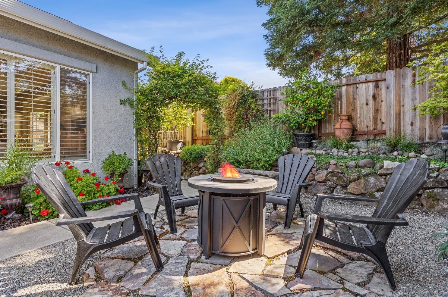 2520 Sasparilla Ct, Rocklin CA  95765-5605 exterior